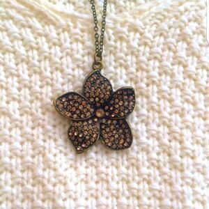 Tropical flower plumeria rhinestone necklace bronze colored women’s Forever 21